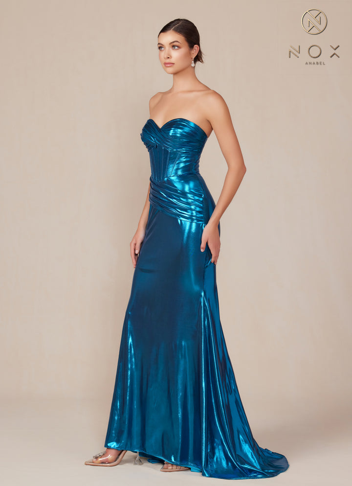 Metallic Fitted Strapless Gown by Nox Anabel T1499