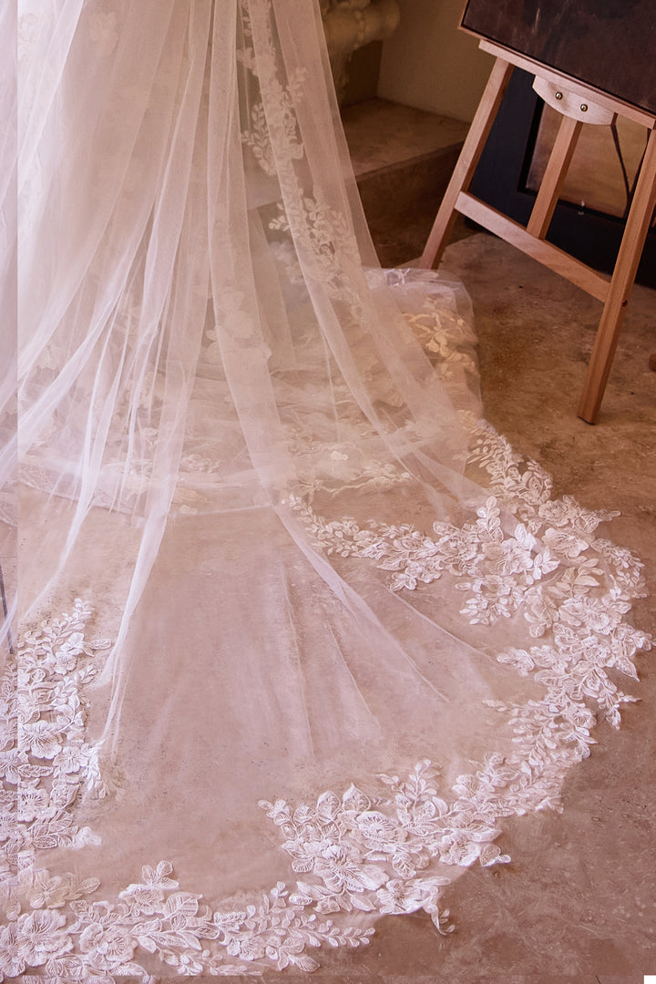 Floral Scalloped Lace Royal Veil by Ladivine V010