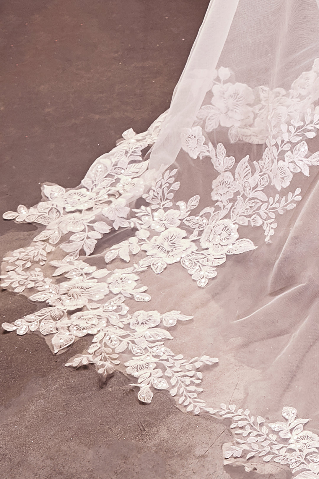 Floral Scalloped Lace Royal Veil by Ladivine V010