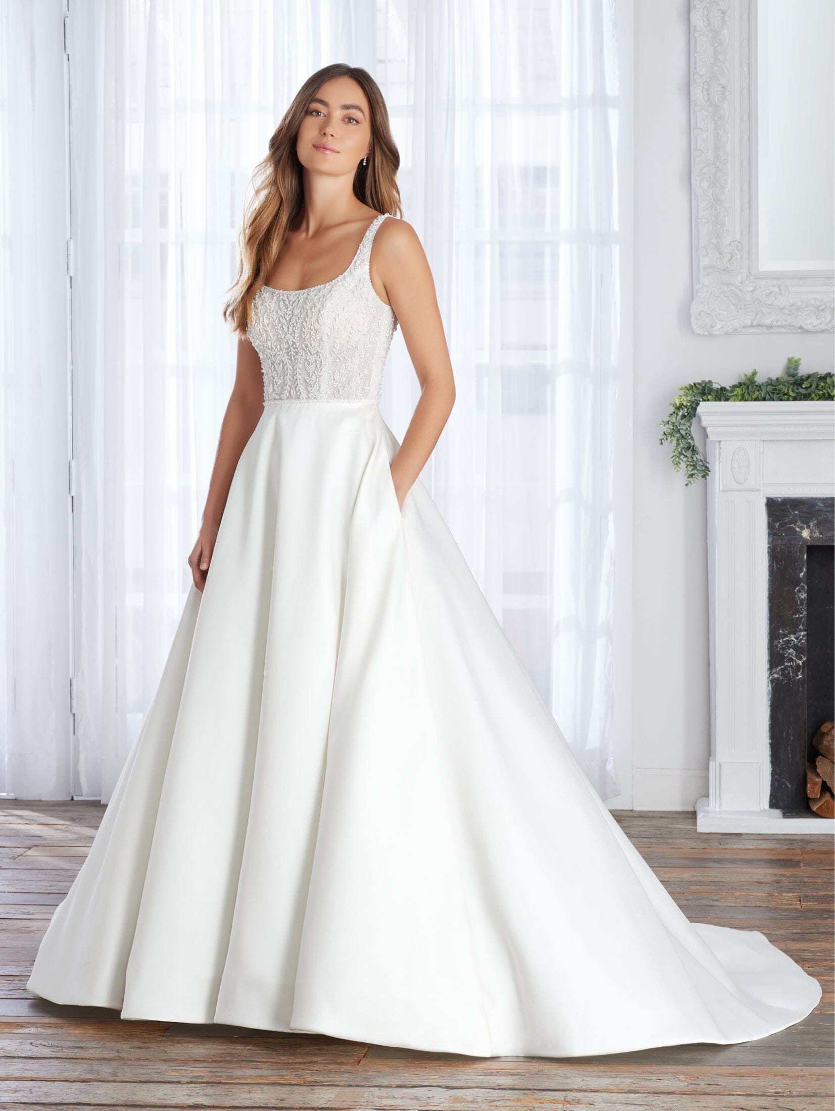 Adrianna papell white fashion beaded gown