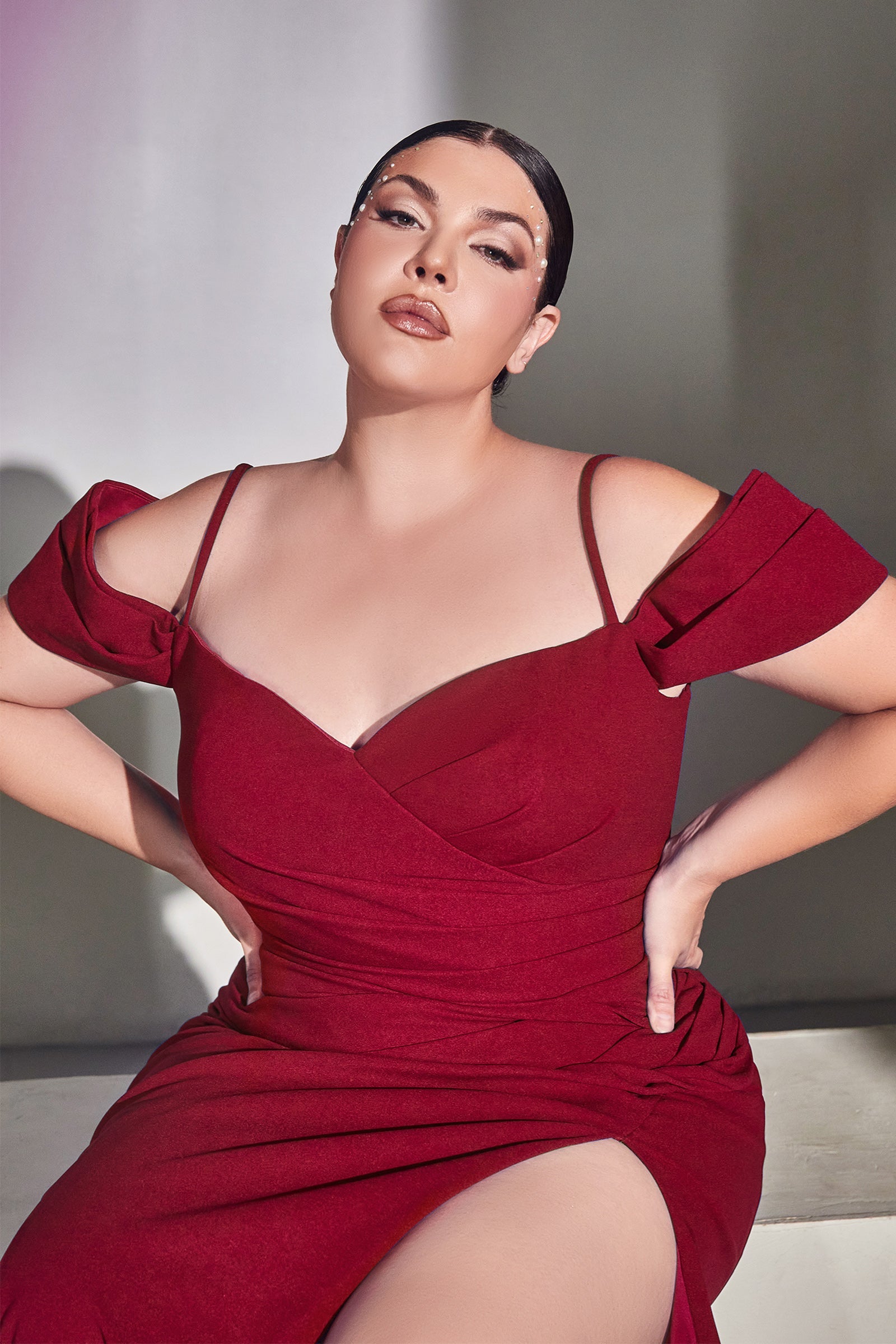 Cold shoulder 2024 burgundy cocktail dress